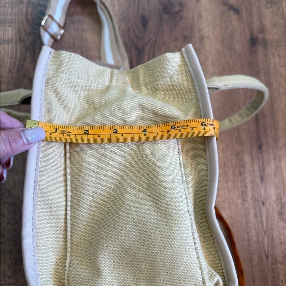 MEEJUNE Beige Tote Bag Adjustable Detachable Strap Zip Closure Inner Pockets